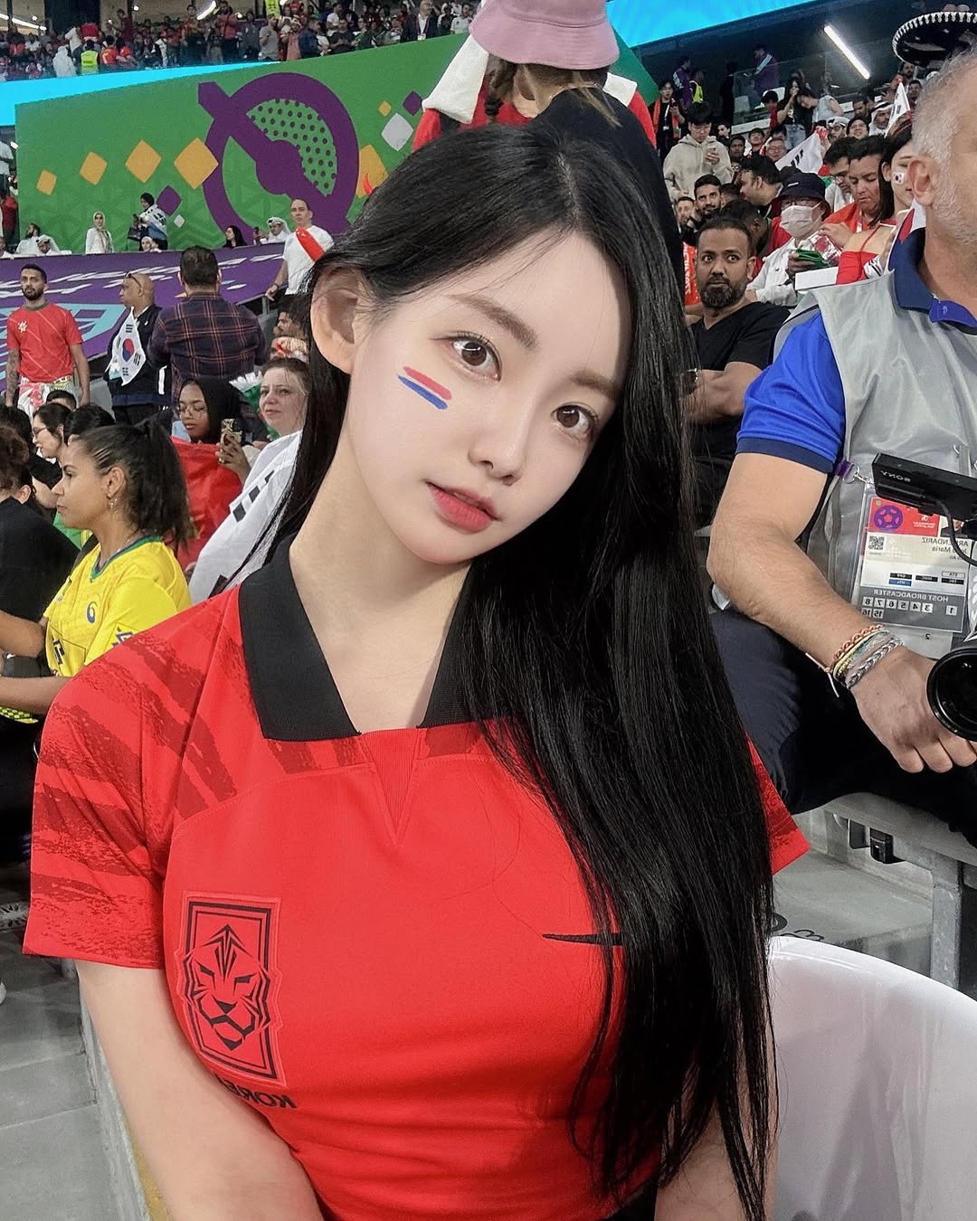Nữ MC từng khiến MXH &ldquo;đứng h&igrave;nh&rdquo; ở World Cup 2022: Kết h&ocirc;n với chồng k&eacute;m 7 tuổi, cuộc sống hiện tại bất ngờ - Ảnh 1.