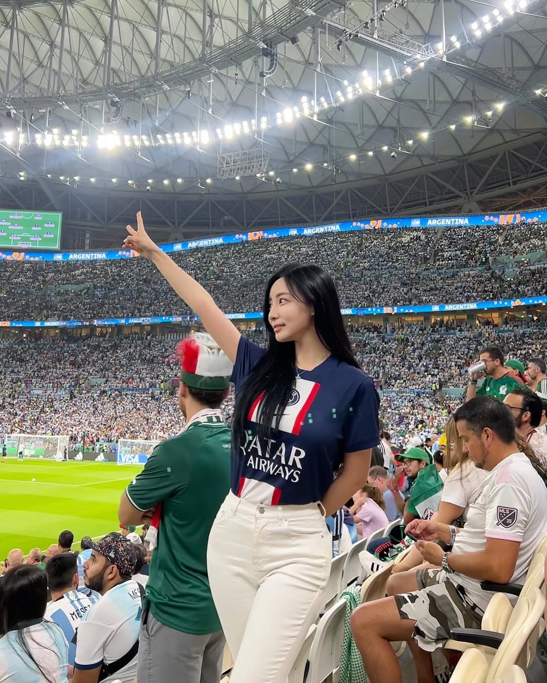 Nữ MC từng khiến MXH &ldquo;đứng h&igrave;nh&rdquo; ở World Cup 2022: Kết h&ocirc;n với chồng k&eacute;m 7 tuổi, cuộc sống hiện tại bất ngờ - Ảnh 3.