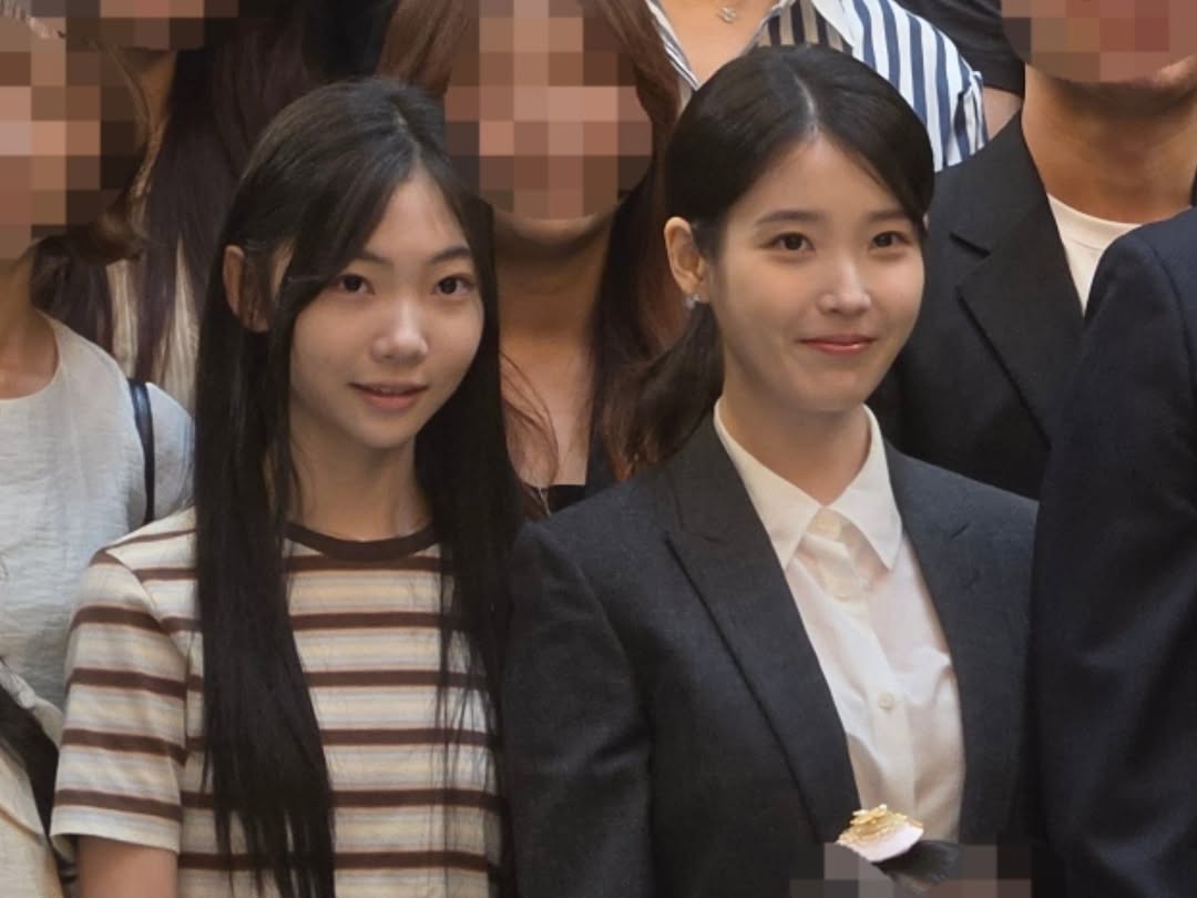 IU lộ diện sau khi bị tố c&oacute; li&ecirc;n quan tới c&aacute;i chết của Sulli v&agrave; loạt sao nữ- Ảnh 1.