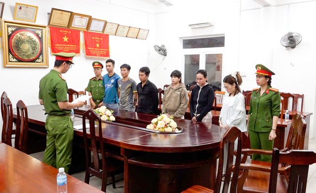 Thi h&agrave;nh lệnh bắt tạm giam Đo&agrave;n Yến Nhung- Ảnh 1.