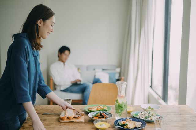 "Nửa th&aacute;ng đ&atilde; ti&ecirc;u hết 30 triệu": Mẹ 3 con than trời v&igrave; kh&ocirc;ng biết siết khoản n&agrave;o, d&acirc;n t&igrave;nh thi nhau v&agrave;o "hiến kế"- Ảnh 1.