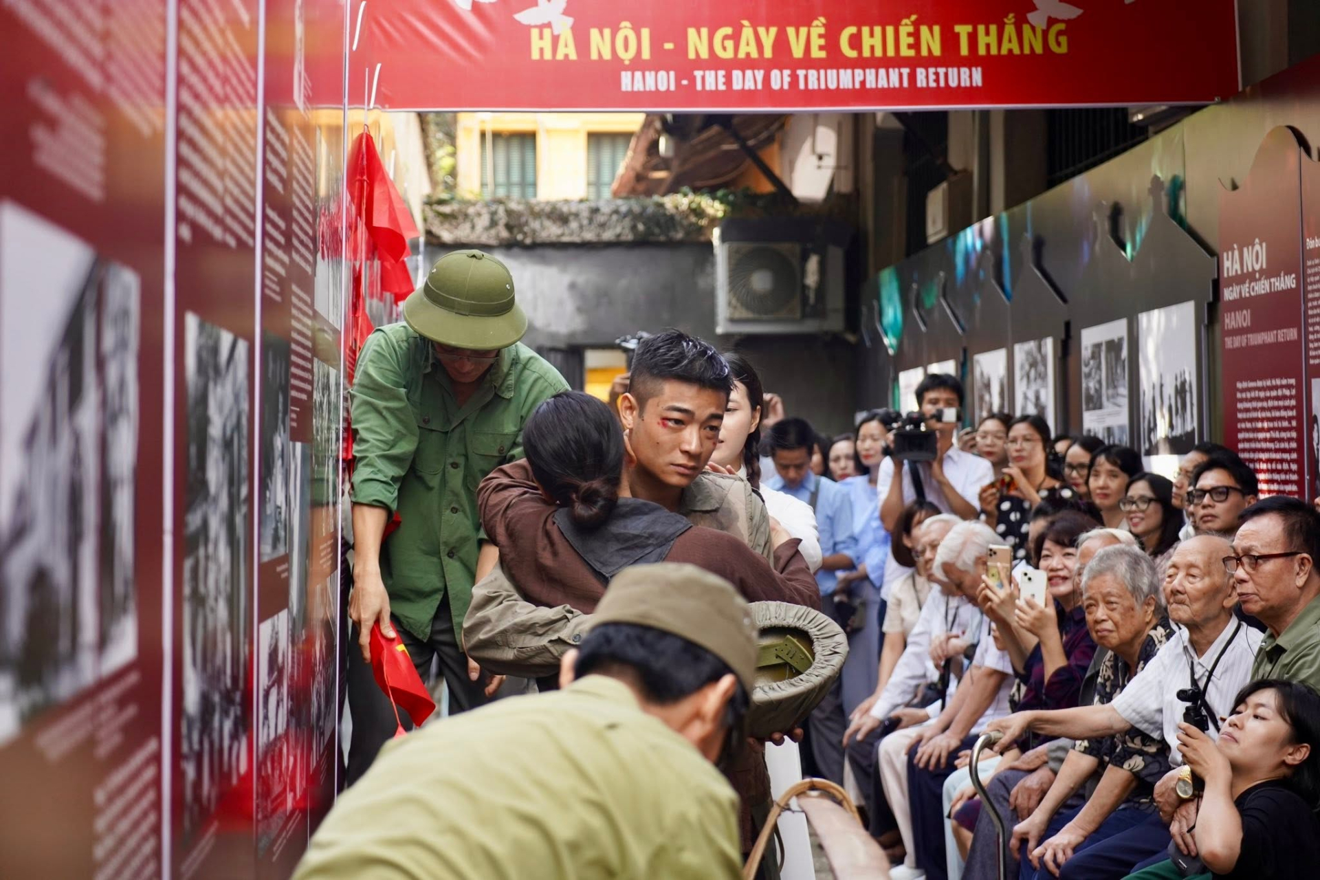 Gia thế của &ldquo;học sinh c&aacute; biệt&rdquo; tr&ecirc;n VTV: L&agrave; con trai &ldquo;cảnh s&aacute;t h&igrave;nh sự&rdquo; V&otilde; Ho&agrave;i Nam- Ảnh 4.