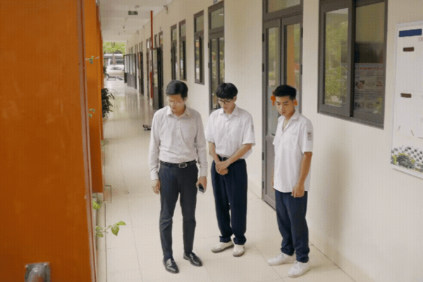 Thầy giáo khiến cả MXH Việt muốn đi học lại: Đã đẹp trai lại còn công bằng, cần nhân bản gấp- Ảnh 4. Thầy giáo khiến cả MXH Việt muốn đi học lại: Đã đẹp trai lại còn công bằng, cần nhân bản gấp- Ảnh 4.