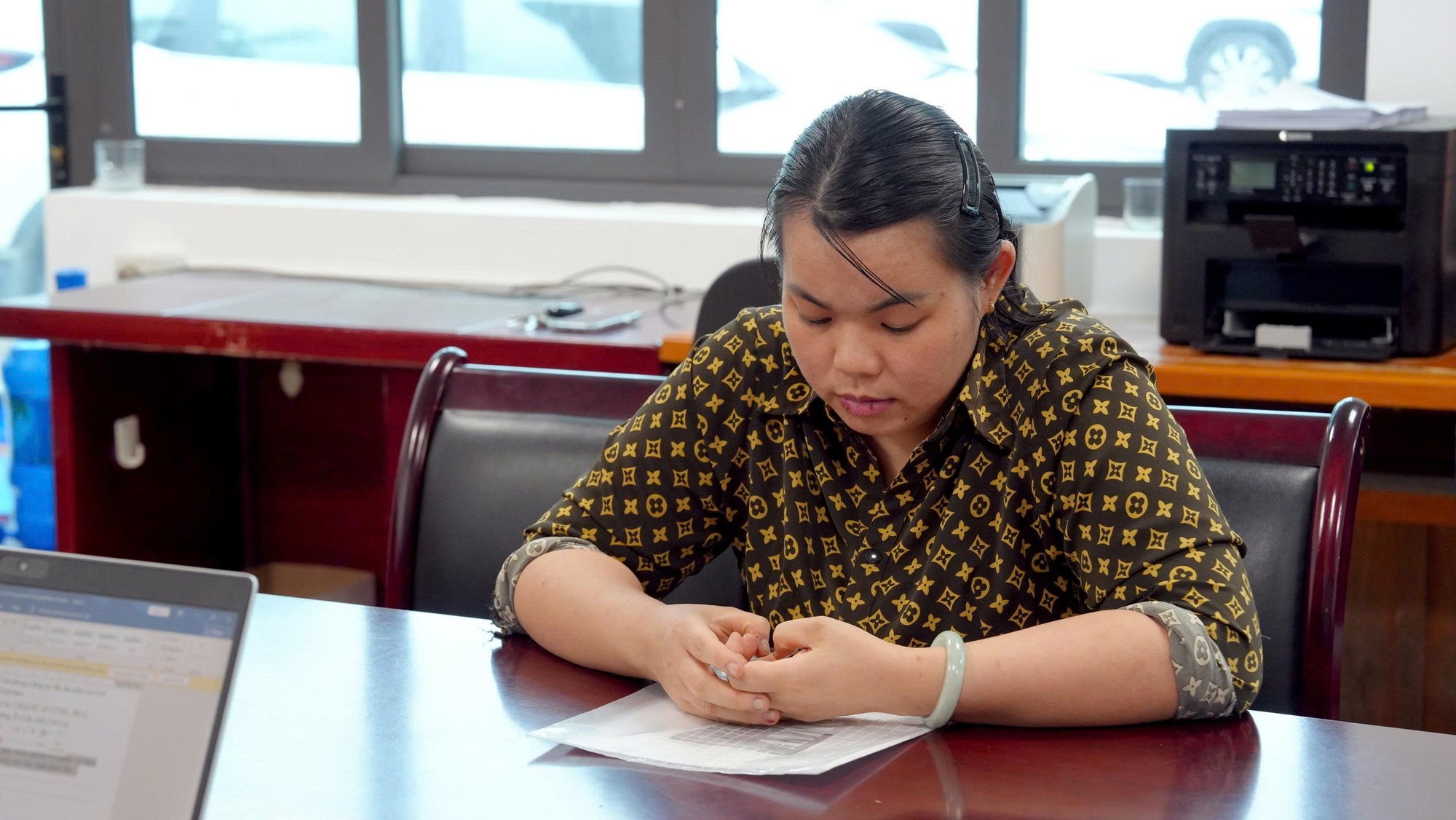 Khám xét chỗ ở và nơi làm việc của viên chức Văn phòng Đăng ký đất đai Nguyễn Phương Thảo SN 1987 - áº¢nh 1.