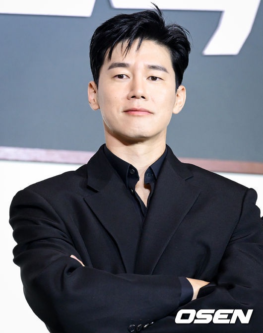 Căng: Thầy gi&aacute;o bảnh - ngầu nhất showbiz bị tố ngược đ&atilde;i con trai 3 tuổi, d&acirc;n t&igrave;nh đang chưa kịp ho&agrave;n hồn- Ảnh 3.