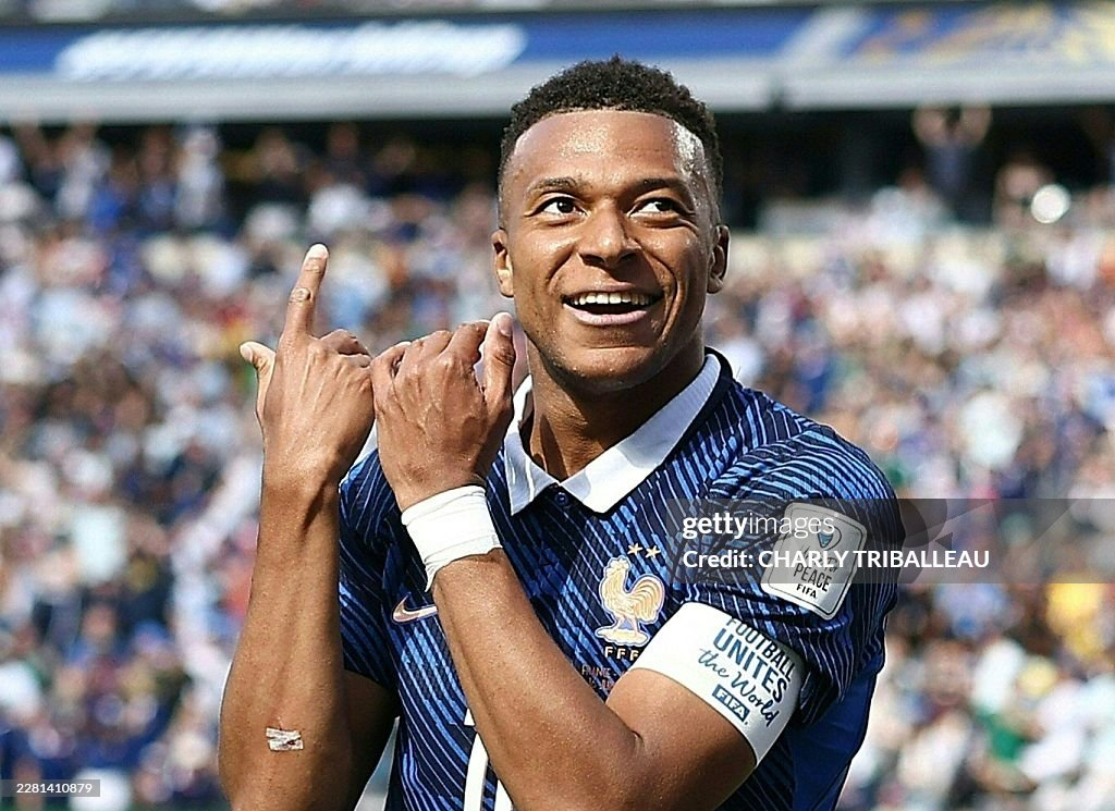 Kylian Mbappe đã căng: “Tôi phải đá đến năm 80 tuổi mới làm vừa lòng hết những người chỉ trích tôi” - áº¢nh 2.