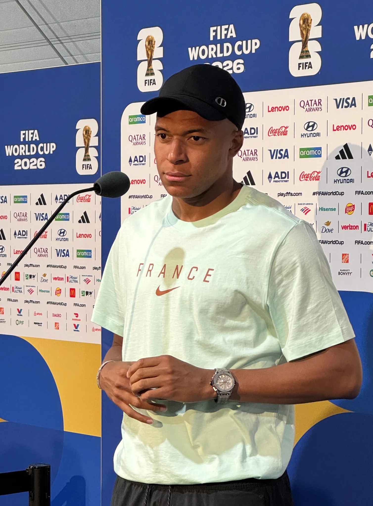 Kylian Mbappe đã căng: “Tôi phải đá đến năm 80 tuổi mới làm vừa lòng hết những người chỉ trích tôi” - áº¢nh 1.