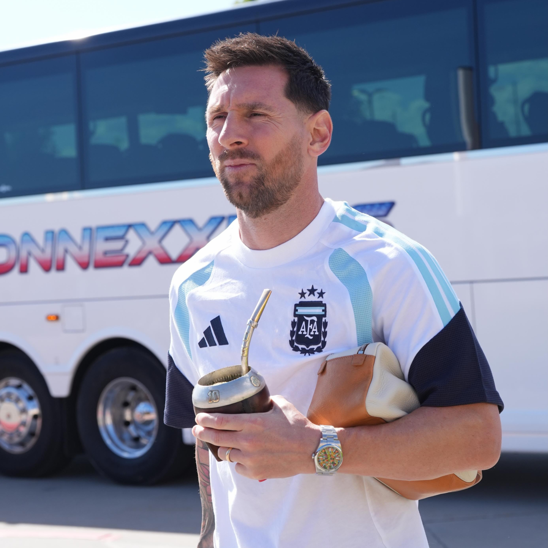 8.000 tỷ đồng của Lionel Messi- Ảnh 1.