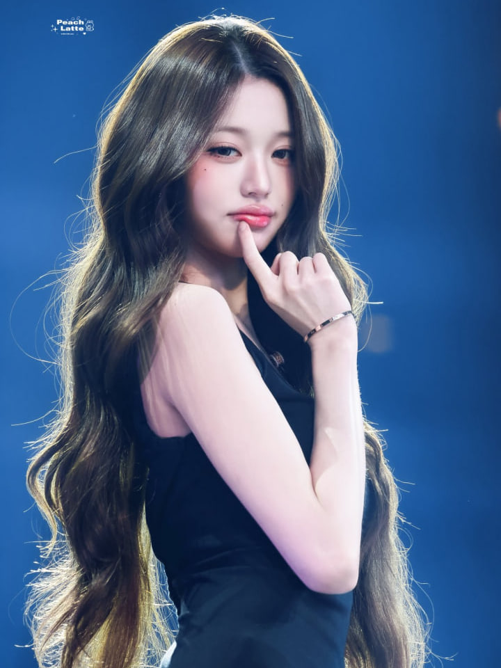 &ldquo;3 mỹ nh&acirc;n EQ thấp nhất showbiz&rdquo;: C&ocirc;ng ch&uacute;a Kpop chưa bị gh&eacute;t bằng ca sĩ n&agrave;y- Ảnh 9.