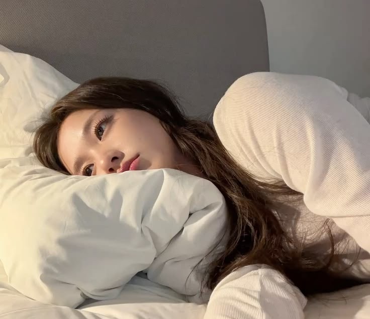 5 thói quen khi ngủ khiến bạn ngày càng trở nên xấu xí, rước cả tả bệnh vào thân - Ảnh 1.