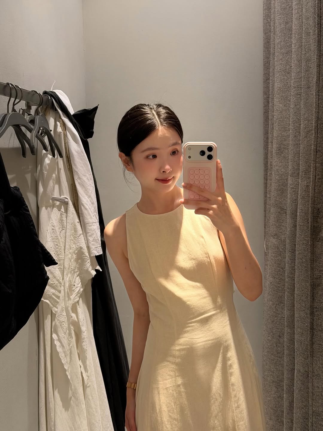 "Bạch nguyệt quang Việt Nam" tr&ecirc;n đất Ph&aacute;p: Mặc đẹp đến mức trở th&agrave;nh "hệ tư tưởng", ngắm 1000 lần kh&ocirc;ng thấy ch&aacute;n- Ảnh 2.