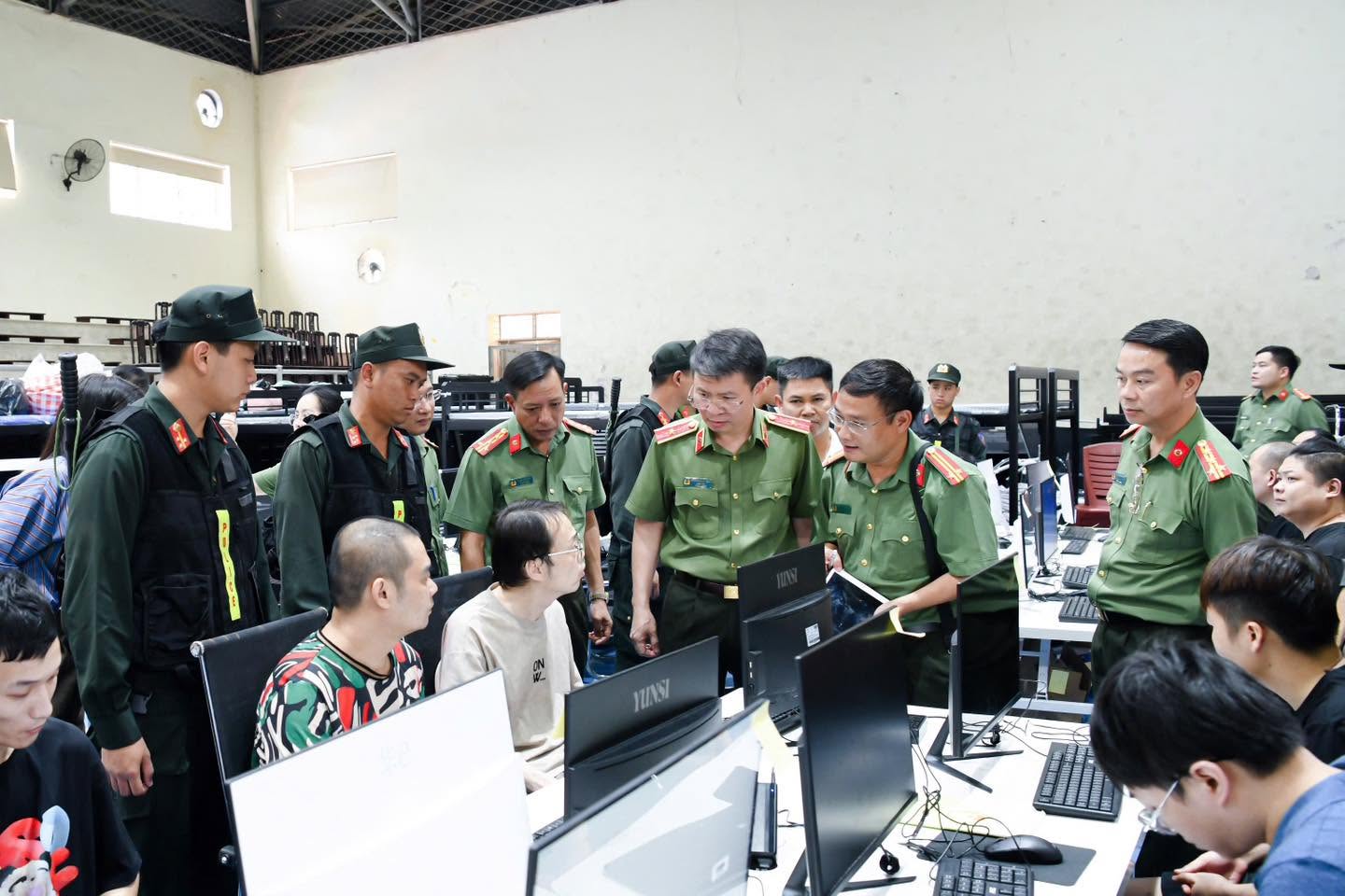 Ch&iacute;nh thức: Bắt tạm giam Trần Thị Thu Hường trong vụ x&acirc;y dựng Trung t&acirc;m lừa đảo quy m&ocirc; 'khủng' tại Việt Nam - Ảnh 6.