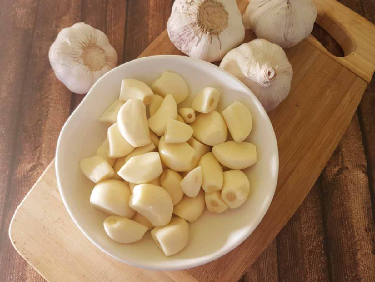 Người phụ nữ ăn tỏi sống mỗi ng&agrave;y để "ngừa ung thư", sau 6 th&aacute;ng nhận tin bất ngờ- Ảnh 1.