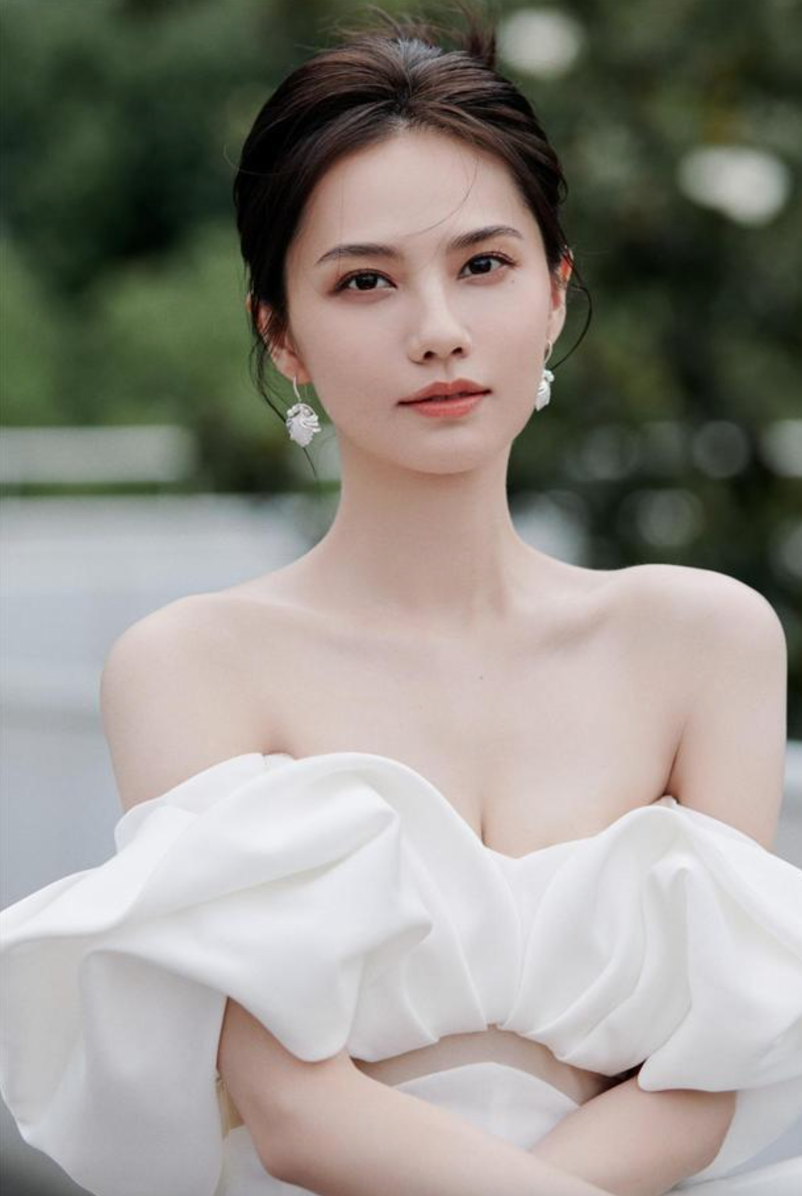 Nhìn dung nhan này mới hiểu “phong tình vạn chủng” là gì: Vừa lả lơi vừa sang chảnh, ngũ quan hoàn hảo không tỳ vết- Ảnh 12. Nhìn dung nhan này mới hiểu “phong tình vạn chủng” là gì: Vừa lả lơi vừa sang chảnh, ngũ quan hoàn hảo không tỳ vết- Ảnh 12.