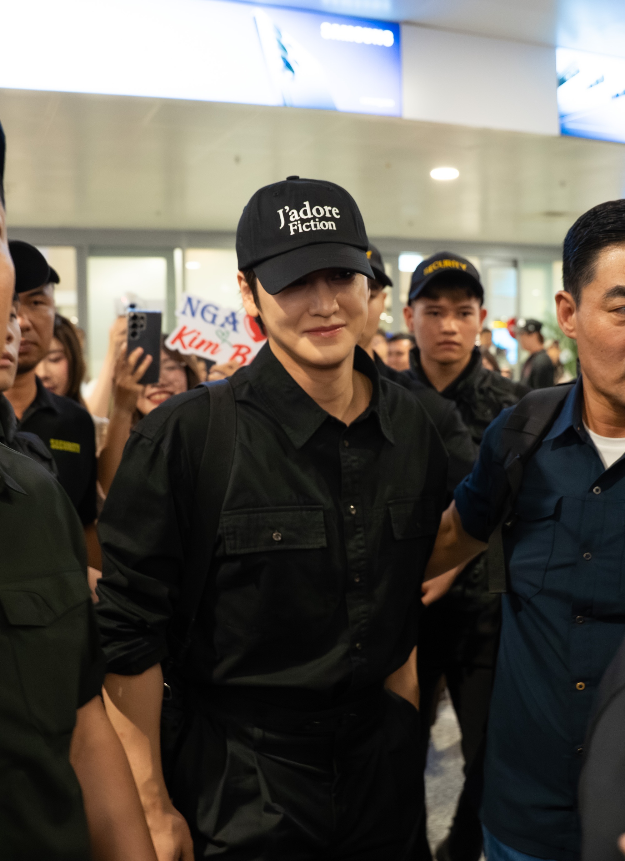 Kim Bum ở Việt Nam đ&acirc;y rồi: Điển trai hết chỗ ch&ecirc;, xứng danh "nam thần thanh xu&acirc;n" của cả 1 thế hệ- Ảnh 6.