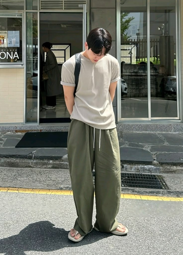 D&eacute;p xỏ ng&oacute;n l&ecirc;n ng&ocirc;i: Tư duy phối đồ quyết định bạn l&agrave; l&atilde;ng tử thời thượng hay kẻ xuề xo&agrave;- Ảnh 3.