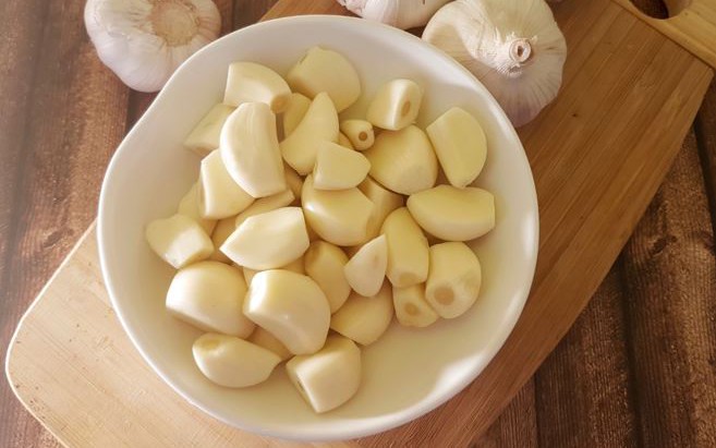 Người phụ nữ ăn tỏi sống mỗi ng&agrave;y để "ngừa ung thư", sau 6 th&aacute;ng nhận tin bất ngờ- Ảnh 3.