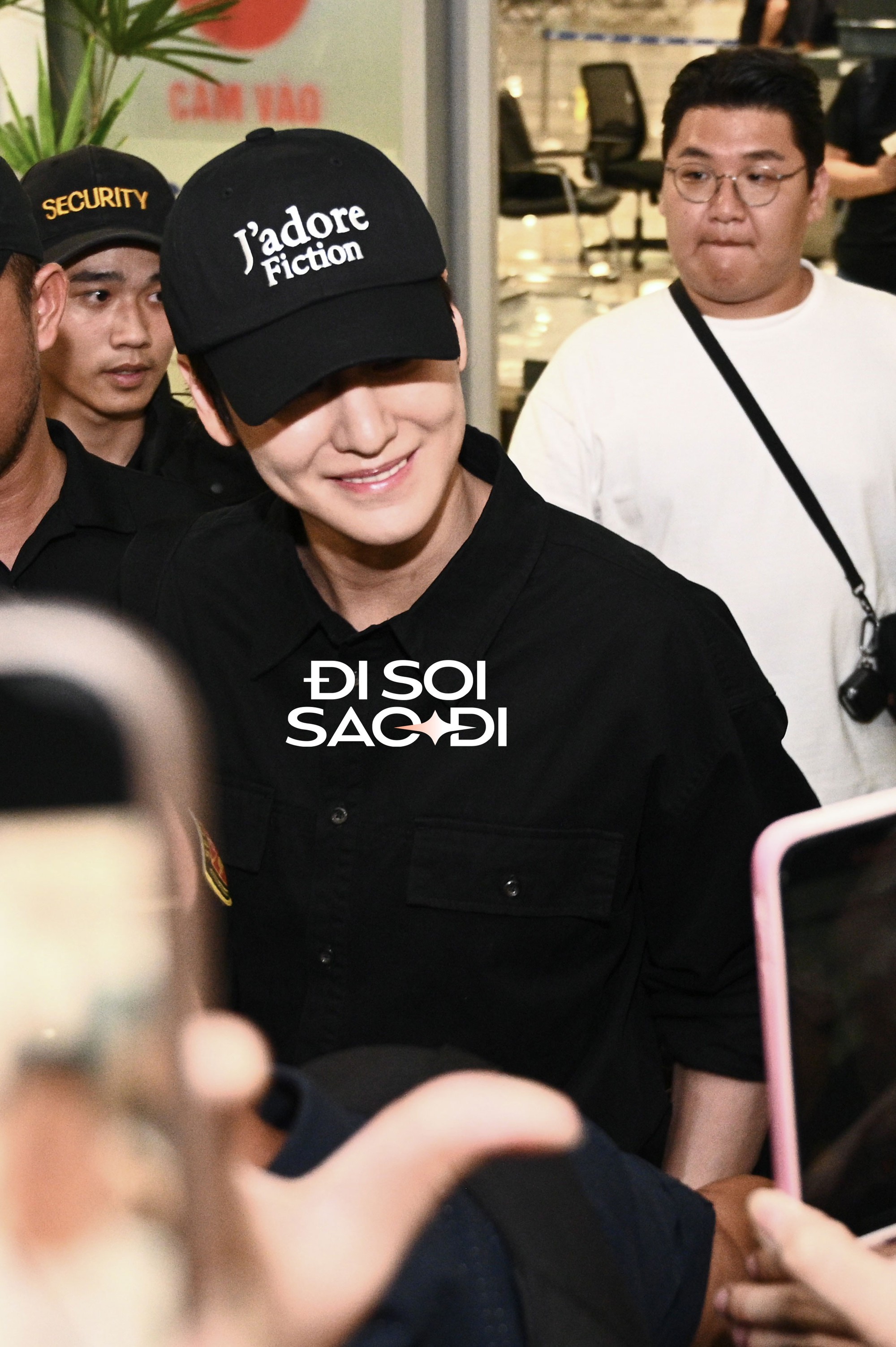 Kim Bum ở Việt Nam đ&acirc;y rồi: Điển trai hết chỗ ch&ecirc;, xứng danh "nam thần thanh xu&acirc;n" của cả 1 thế hệ- Ảnh 4.