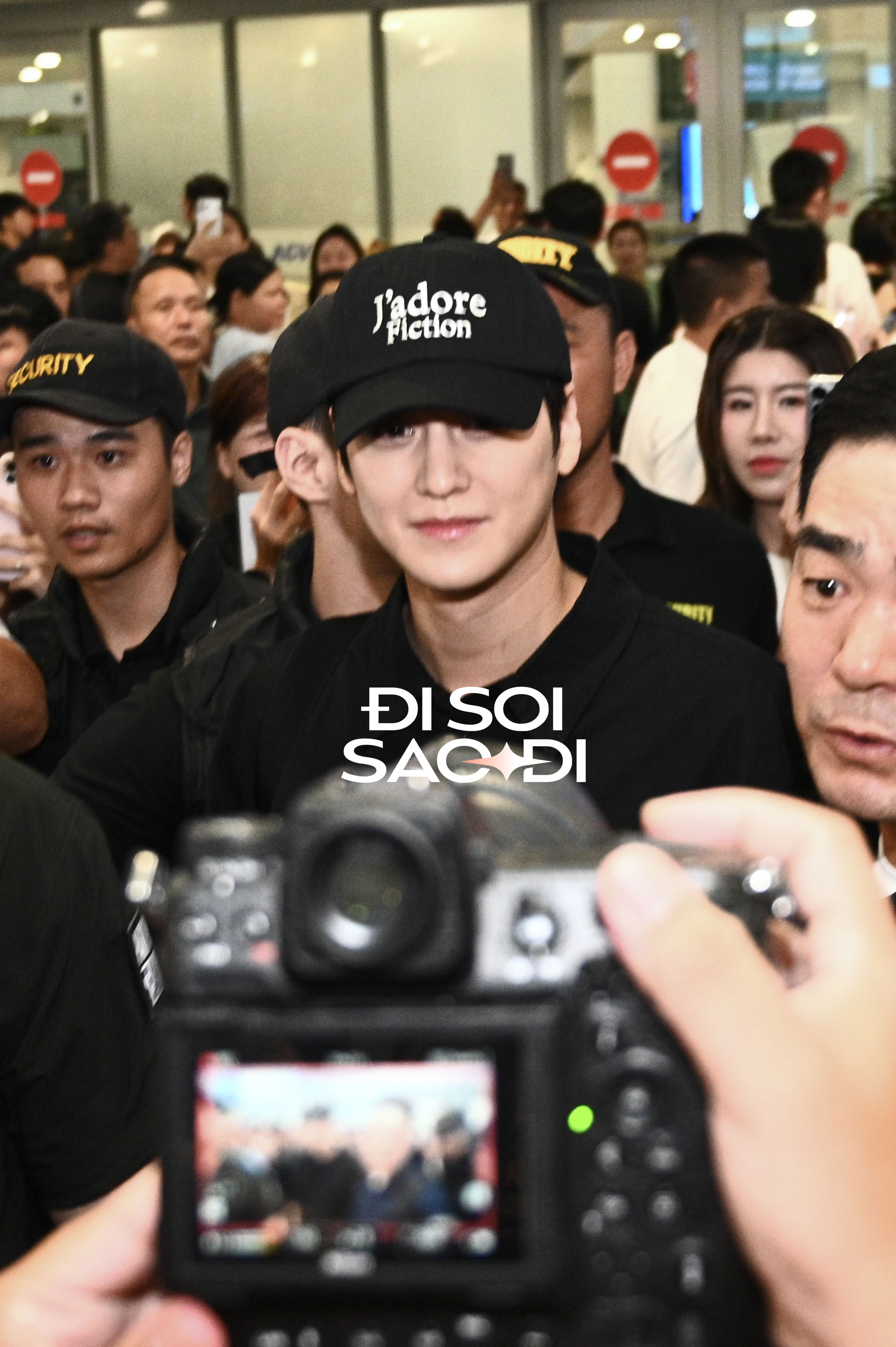 Kim Bum ở Việt Nam đ&acirc;y rồi: Điển trai hết chỗ ch&ecirc;, xứng danh "nam thần thanh xu&acirc;n" của cả 1 thế hệ- Ảnh 2.