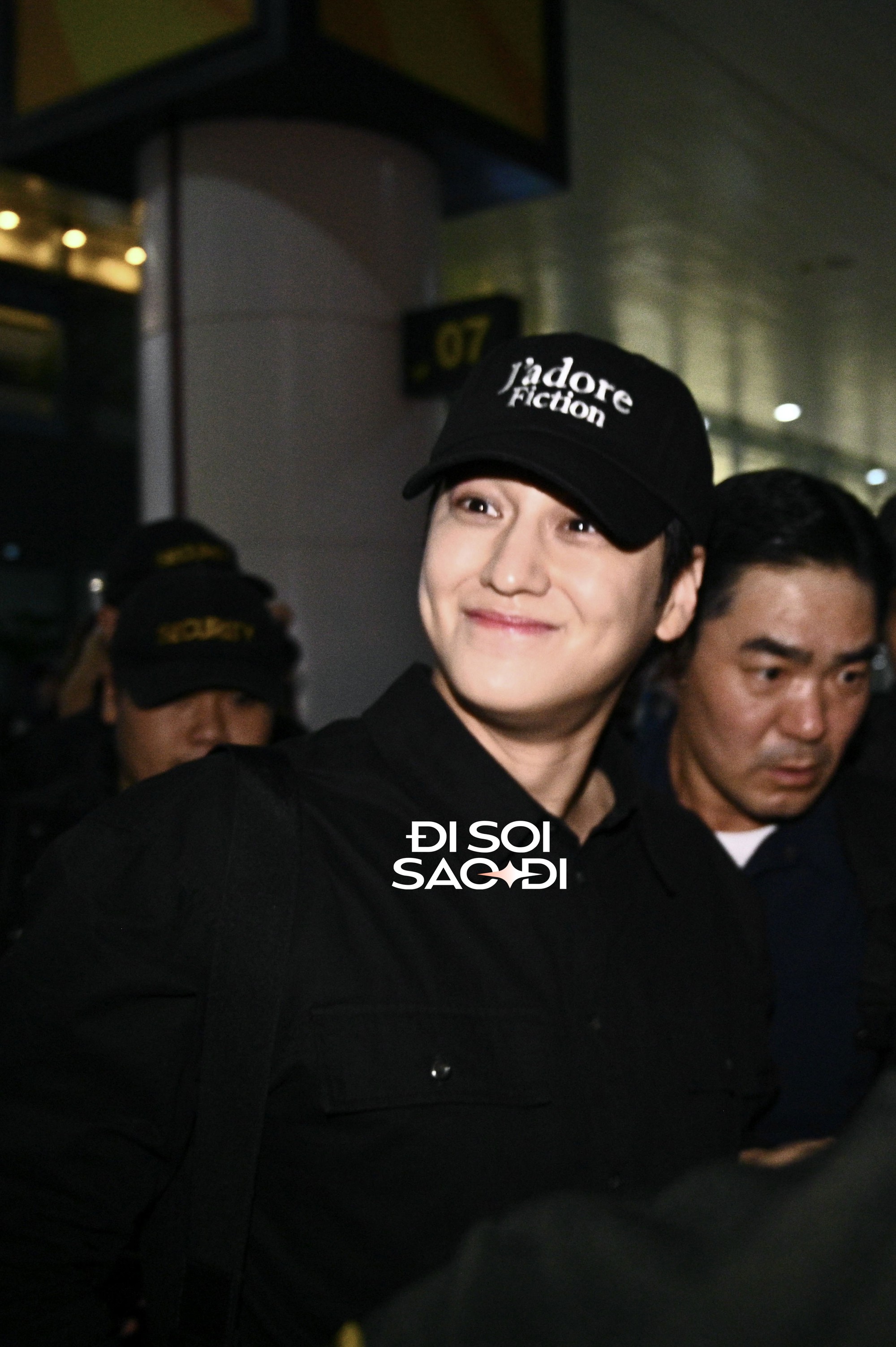 Kim Bum ở Việt Nam đ&acirc;y rồi: Điển trai hết chỗ ch&ecirc;, xứng danh "nam thần thanh xu&acirc;n" của cả 1 thế hệ- Ảnh 3.