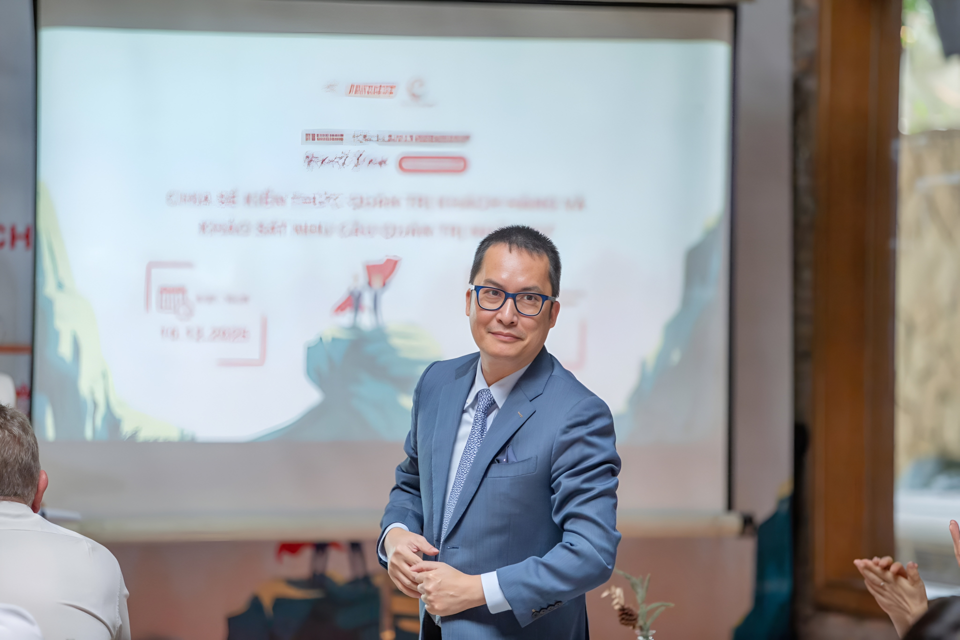 Nh&agrave; ph&ecirc; b&igrave;nh văn học Nguyễn Thanh Sơn: "Kh&ocirc;ng thể dạy học sinh bằng c&aacute;ch nh&igrave;n c&oacute; sẵn rồi y&ecirc;u cầu c&aacute;c em c&oacute; c&aacute;ch nh&igrave;n ri&ecirc;ng"- Ảnh 3.