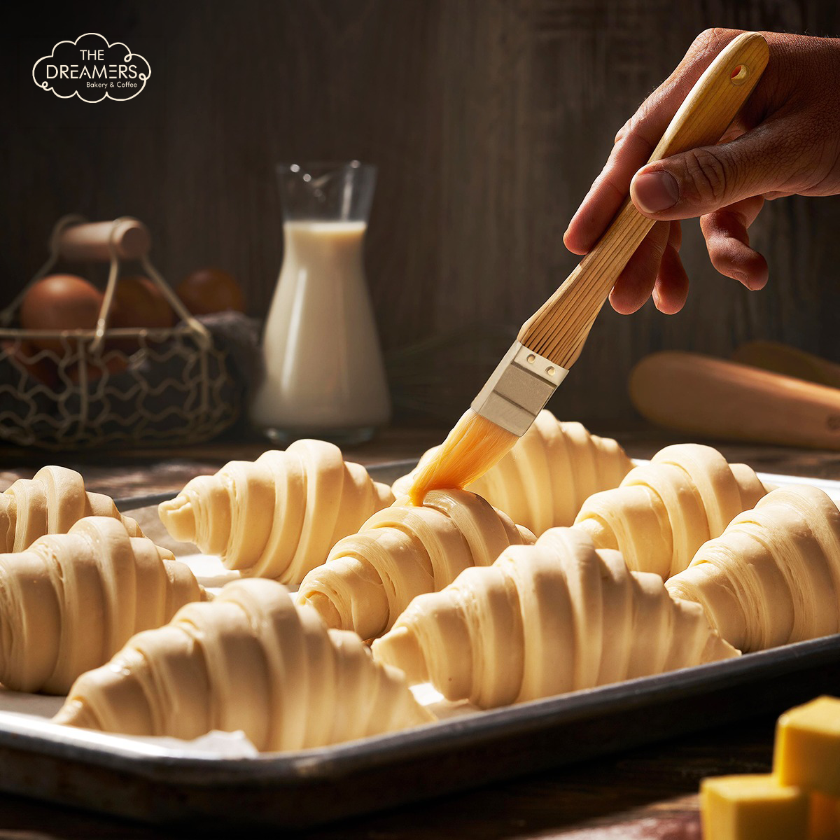 G&oacute;c b&aacute;nh chuẩn &Acirc;u đang được giới trẻ TP.HCM truyền tai: Croissant &ldquo;ng&agrave;n lớp&rdquo; chạm nhẹ đ&atilde; thấy gi&ograve;n tan - Ảnh 2.