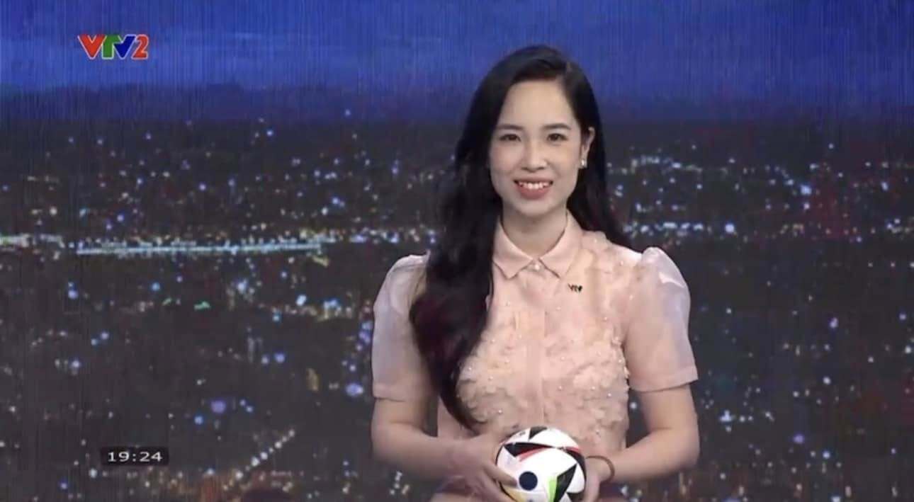 Tranh c&atilde;i BTV thể thao kh&ocirc;ng được mặc đồ điệu: Kh&aacute;n giả c&oacute; đang qu&aacute; khắt khe?- Ảnh 8.