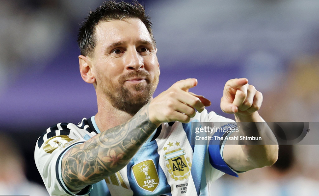 Messi tuyên bố chỉ so sánh bản thân với một người duy nhất, không phải Ronaldo hay cầu thủ bóng đá nào khác- Ảnh 1. Messi tuyên bố chỉ so sánh bản thân với một người duy nhất, không phải Ronaldo hay cầu thủ bóng đá nào khác- Ảnh 1.