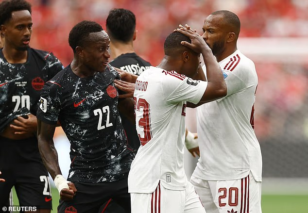 HLV World Cup đau đớn thốt lên khi học trò gãy chân kinh hoàng, nhà đài không dám phát lại pha bóng ám ảnh- Ảnh 3. HLV World Cup đau đớn thốt lên khi học trò gãy chân kinh hoàng, nhà đài không dám phát lại pha bóng ám ảnh- Ảnh 3.