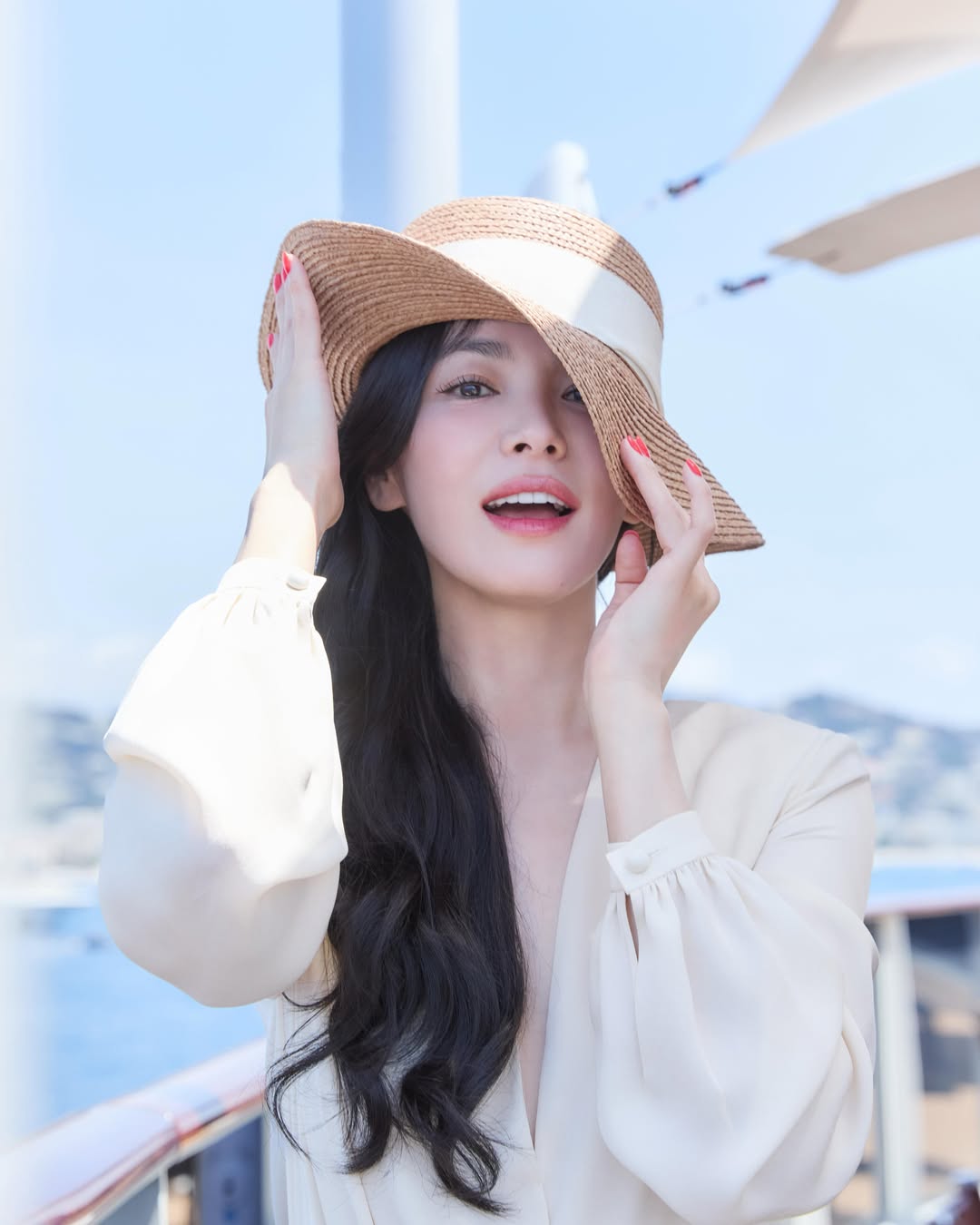 Tr&ograve;n 7 năm Song - Song ly h&ocirc;n: Song Hye Kyo t&aacute;i sinh th&agrave;nh nữ ho&agrave;ng, Song Joong Ki "c&ograve;n c&aacute;i nịt"- Ảnh 5.