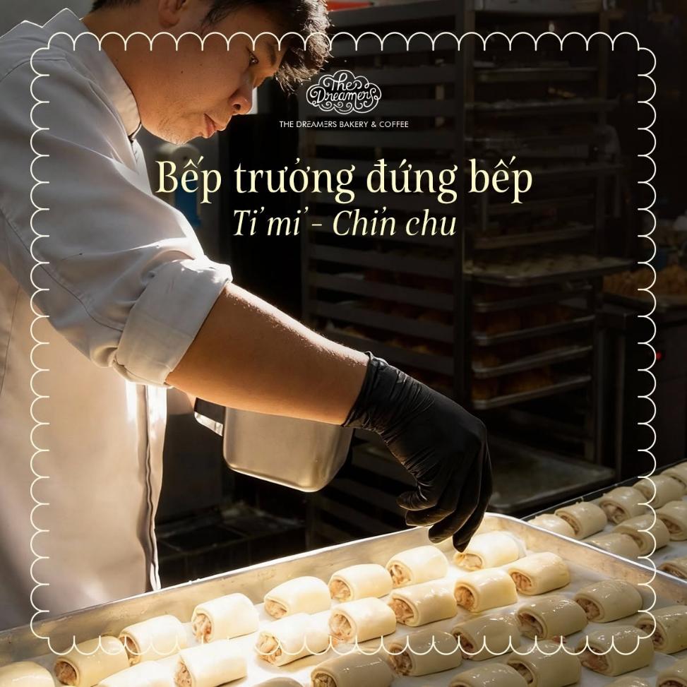 G&oacute;c b&aacute;nh chuẩn &Acirc;u đang được giới trẻ TP.HCM truyền tai: Croissant &ldquo;ng&agrave;n lớp&rdquo; chạm nhẹ đ&atilde; thấy gi&ograve;n tan - Ảnh 1.