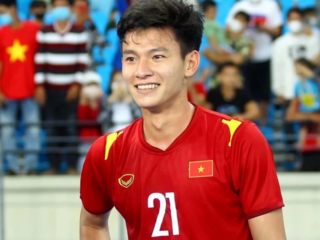 Phan Tuấn T&agrave;i cầu h&ocirc;n bạn g&aacute;i sau 4 năm hẹn h&ograve; k&iacute;n tiếng: Danh t&iacute;nh vợ sắp cưới được nhận x&eacute;t gia thế khủng - Ảnh 1.