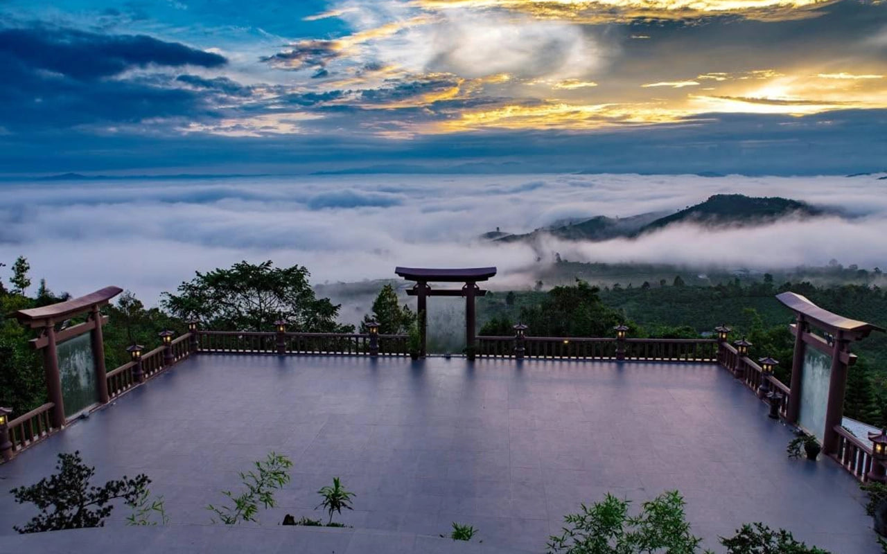Việt Nam c&oacute; th&agrave;nh phố m&aacute;t lạnh cao 900m: Nơi ra đời 108 l&aacute; thư t&igrave;nh Trịnh C&ocirc;ng Sơn, nay lại g&acirc;y sốt với cổng trời của Sơn T&ugrave;ng M-TP - Ảnh 4.