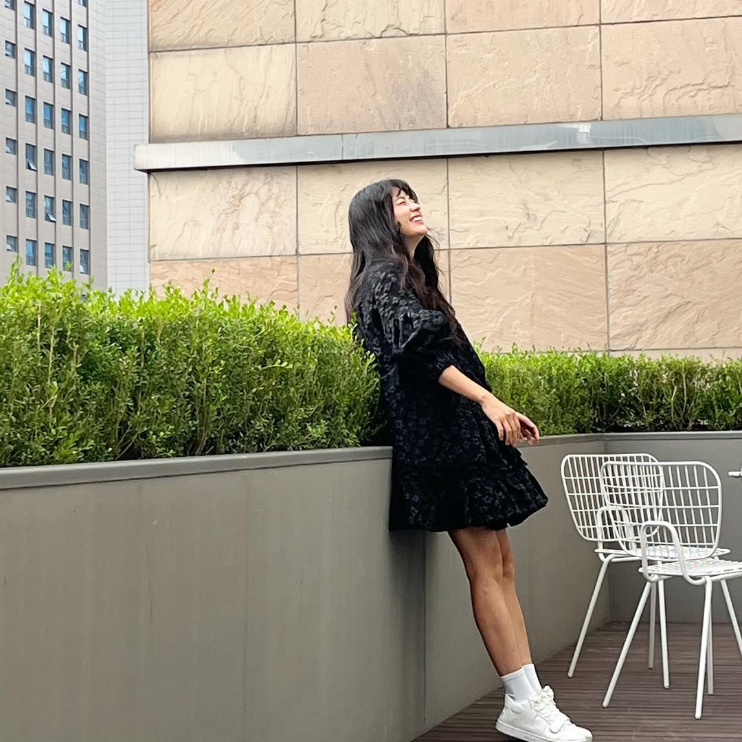 "Bạch nguyệt quang" c&oacute; nụ cười đẹp nhất xứ Kim Chi: Nhan sắc v&agrave; style U40 vẫn đủ sức chấp mọi thế hệ - Ảnh 9.
