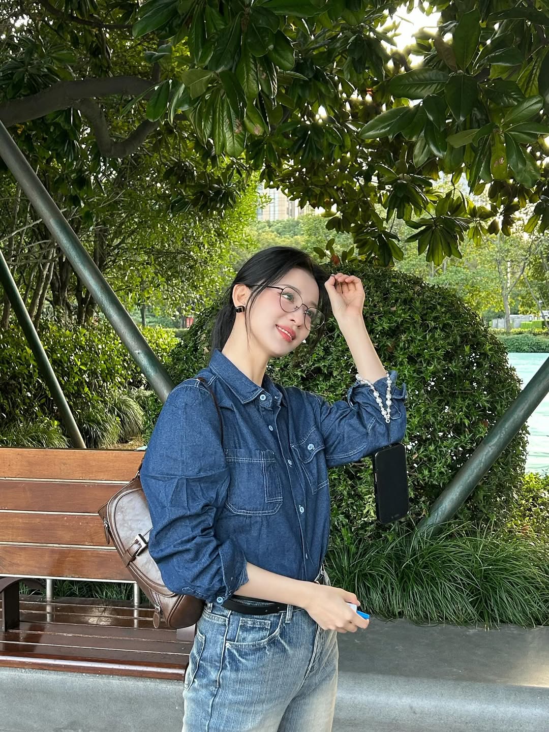 Mỹ nh&acirc;n showbiz "gặp hoa hoa nở, gặp người người thương": Visual kh&ocirc;ng thể ch&ecirc;, gu thời trang đẹp đi&ecirc;n đảo- Ảnh 5.