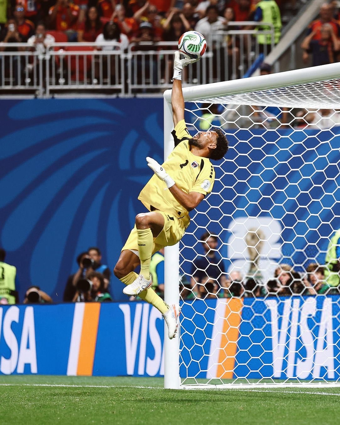 Đàn ông thay nhau khóc ở World Cup 2026- Ảnh 10. Đàn ông thay nhau khóc ở World Cup 2026- Ảnh 10.