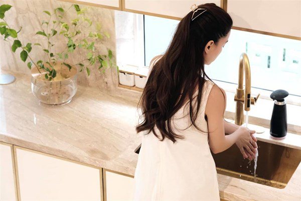 &ldquo;Mỹ nh&acirc;n đắt gi&aacute; nhất showbiz&rdquo; ở biệt thự 30 tỷ ven s&ocirc;ng giữa l&ograve;ng Thảo Điền: Đẳng cấp thượng lưu l&agrave; đ&acirc;y!- Ảnh 11.
