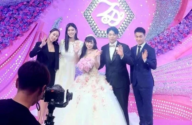 Hôn lễ xa hoa của thiếu gia và nàng Hôn lễ xa hoa của thiếu gia và nàng