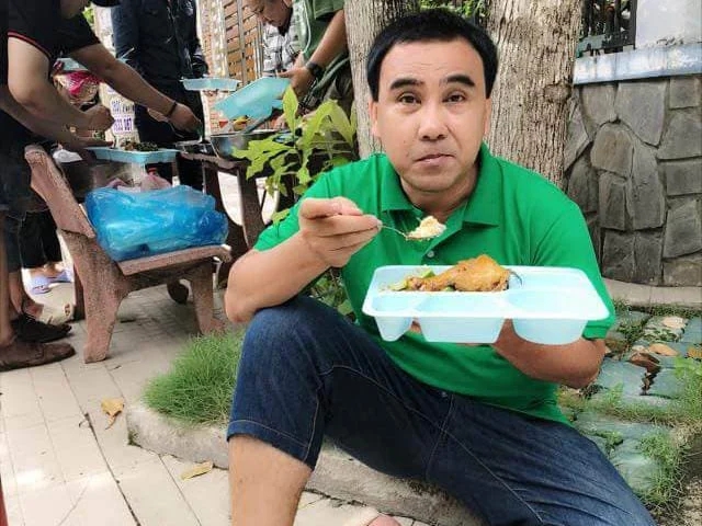 NSƯT nghèo đến nỗi phải ăn lá cây: Giờ là phó chủ tịch ở biệt thự giữa quận 7, showbiz ai cũng phải kính nể- Ảnh 3. NSƯT nghèo đến nỗi phải ăn lá cây: Giờ là phó chủ tịch ở biệt thự giữa quận 7, showbiz ai cũng phải kính nể- Ảnh 3.
