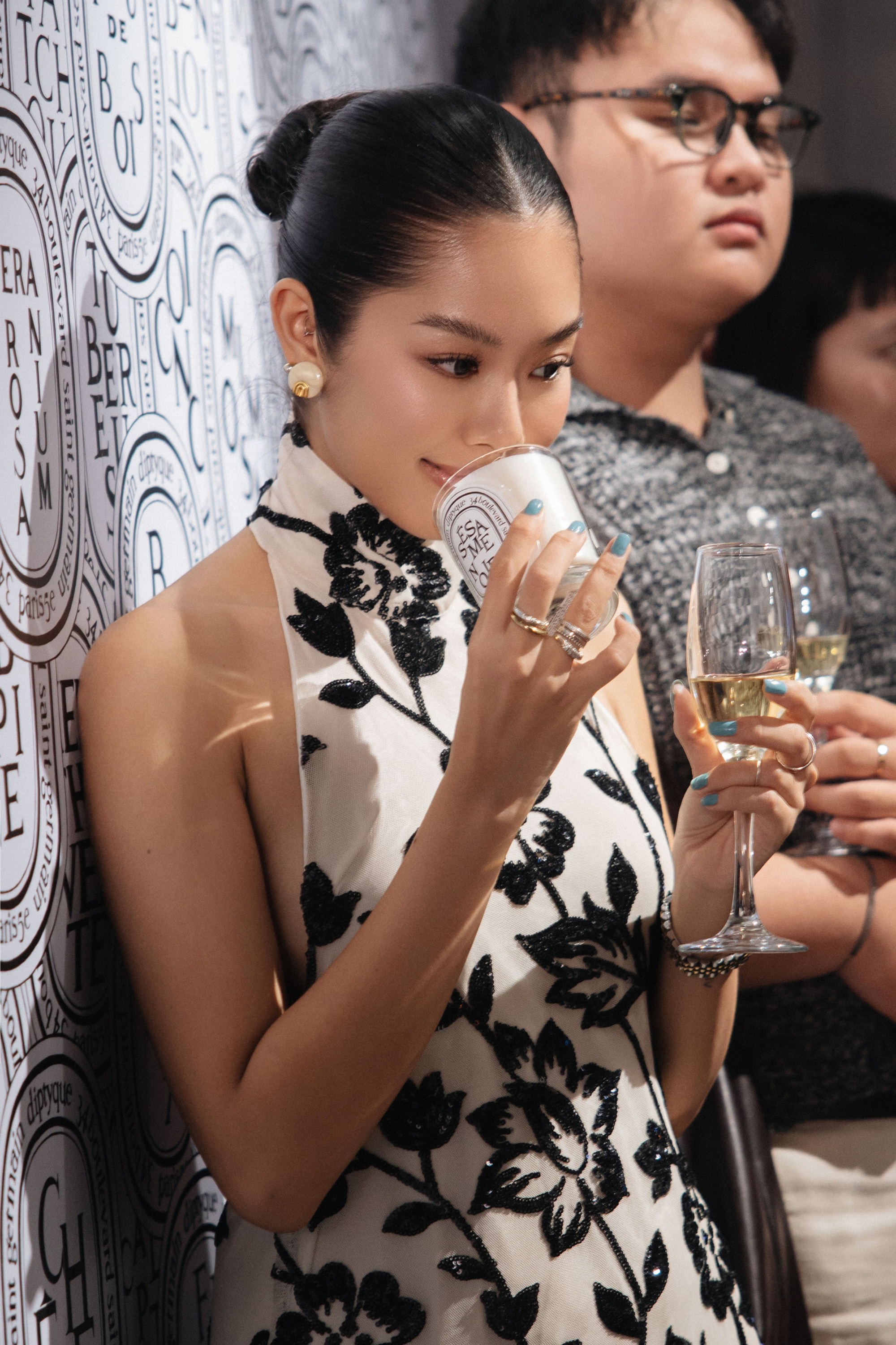 D&agrave;n KOL đổ bộ Diptyque, check-in &ldquo;khu vườn m&ugrave;i hương&rdquo; si&ecirc;u nghệ đ&oacute;n nến mới - Ảnh 8.