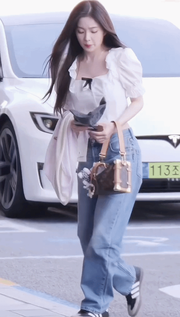 "Đệ nhất mỹ nh&acirc;n showbiz": Chỉ cao 1m58 vẫn mặc đẹp kh&ocirc;ng trượt ph&aacute;t n&agrave;o, 35 năm cuộc đời chưa từng xuống sắc- Ảnh 5.