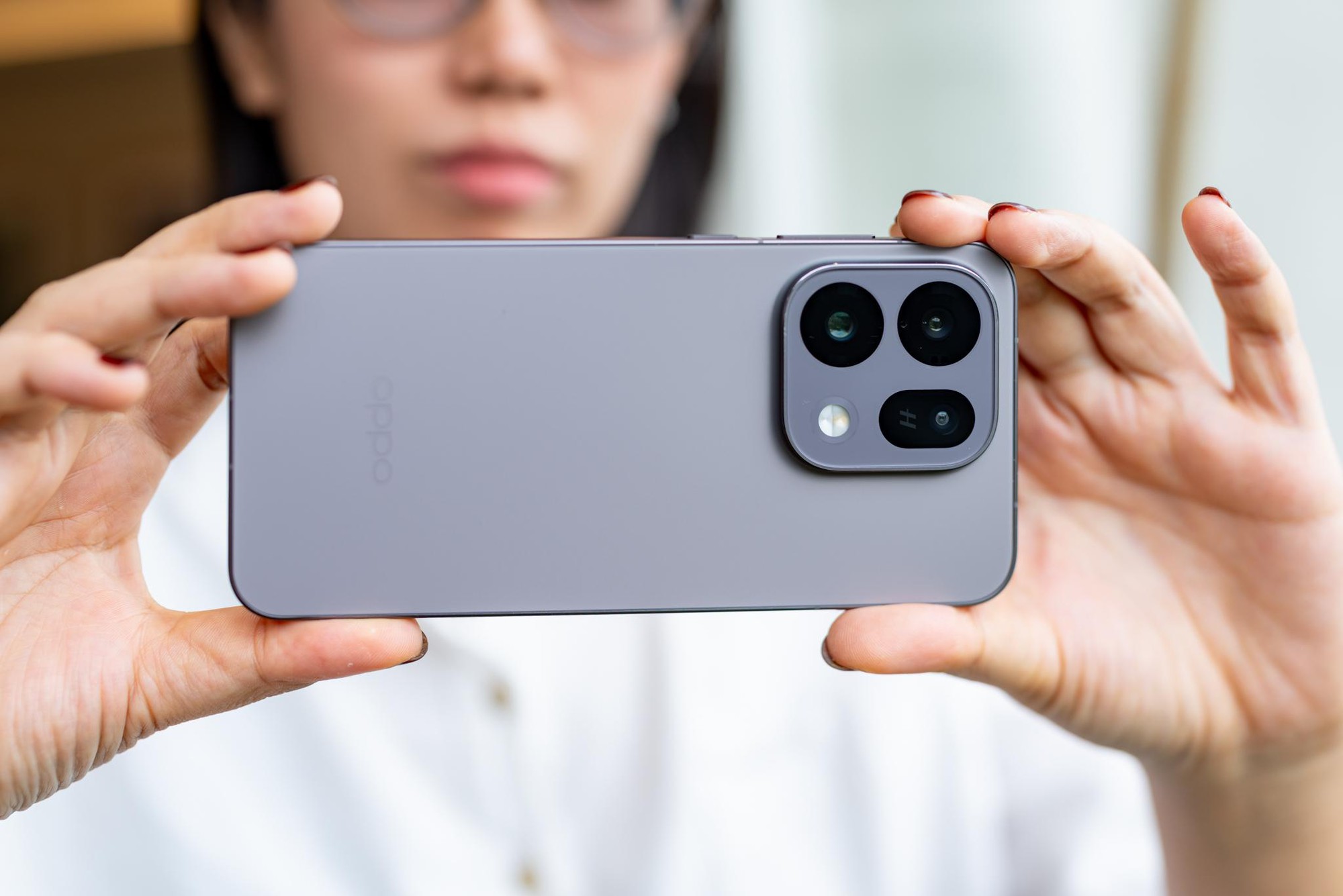 OPPO Find X9s: Chiếc flagship nhỏ gọn cho những chuyến đi nhiều cảm xúc - Ảnh 2. OPPO Find X9s: Chiếc flagship nhỏ gọn cho những chuyến đi nhiều cảm xúc - Ảnh 2.