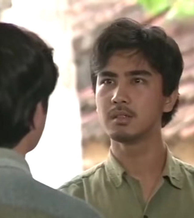 NSƯT nghèo đến nỗi phải ăn lá cây: Giờ là phó chủ tịch ở biệt thự giữa quận 7, showbiz ai cũng phải kính nể- Ảnh 1. NSƯT nghèo đến nỗi phải ăn lá cây: Giờ là phó chủ tịch ở biệt thự giữa quận 7, showbiz ai cũng phải kính nể- Ảnh 1.