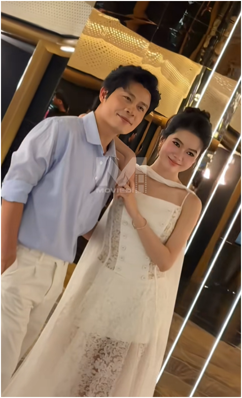 Y&ecirc;n Đan lộ ảnh nắm tay t&igrave;nh tứ với bố đơn th&acirc;n nổi tiếng showbiz, hơn nhau cả con gi&aacute;p - Ảnh 4.