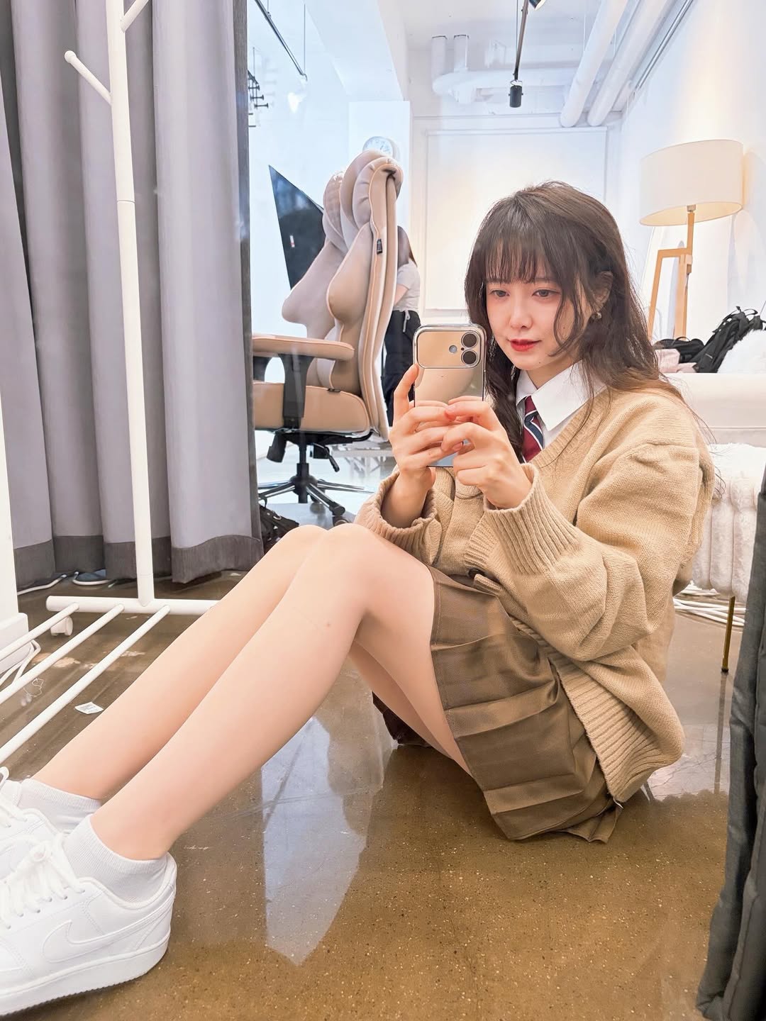 Đố ai l&agrave;m lại Goo Hye Sun: Đăng 4 ảnh khoe ch&acirc;n n&otilde;n n&agrave; đ&atilde; đủ khiến bạn trai tin đồn Lee Min Ho bị r&eacute;o gọi khắp MXH- Ảnh 2.