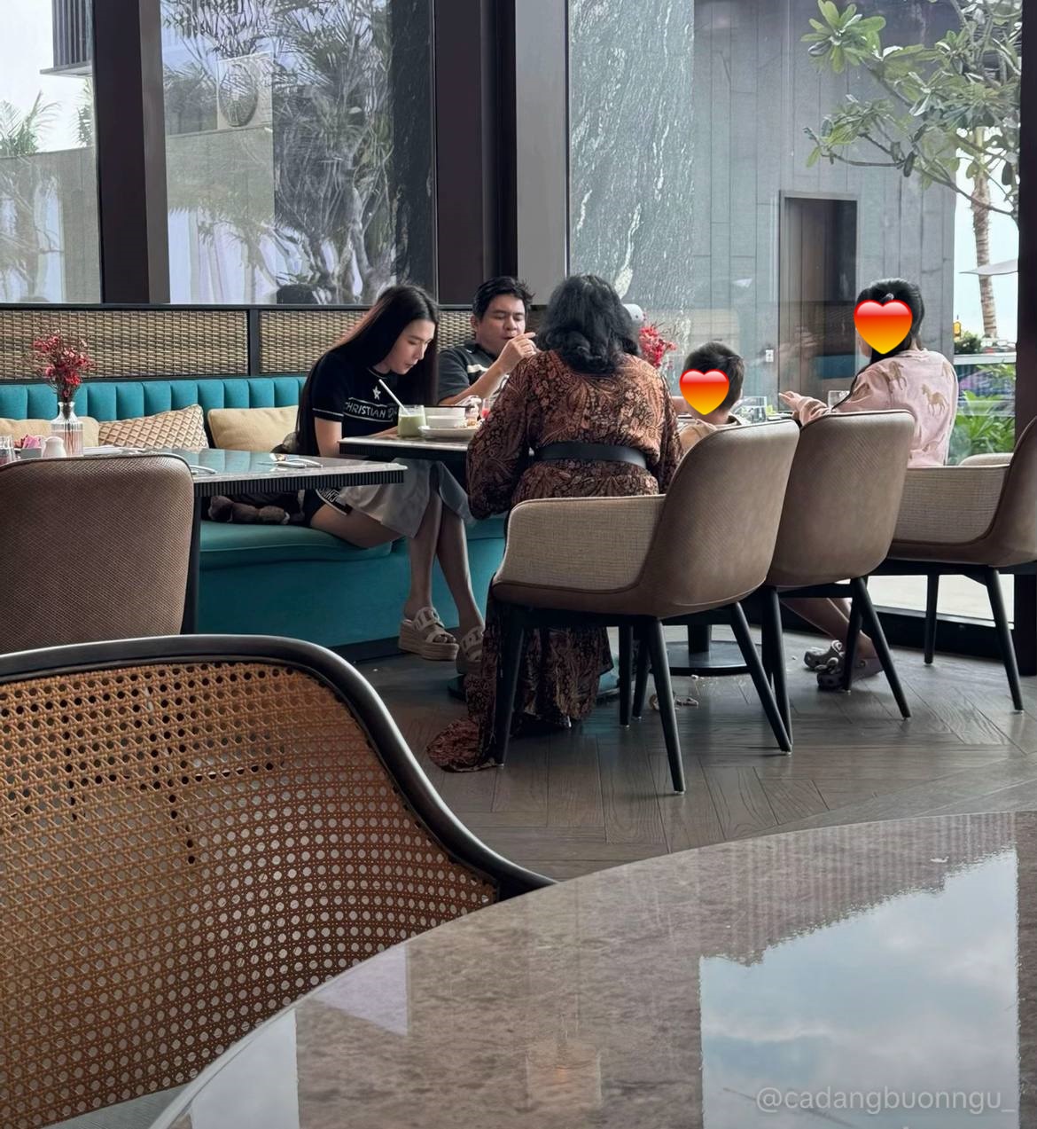 Mẹ b&aacute;c sĩ Chi&ecirc;m Quốc Th&aacute;i n&oacute;i thẳng với Ngọc Loan: "Mong vợ chồng con hạnh ph&uacute;c, vui vẻ suốt đời"- Ảnh 1.