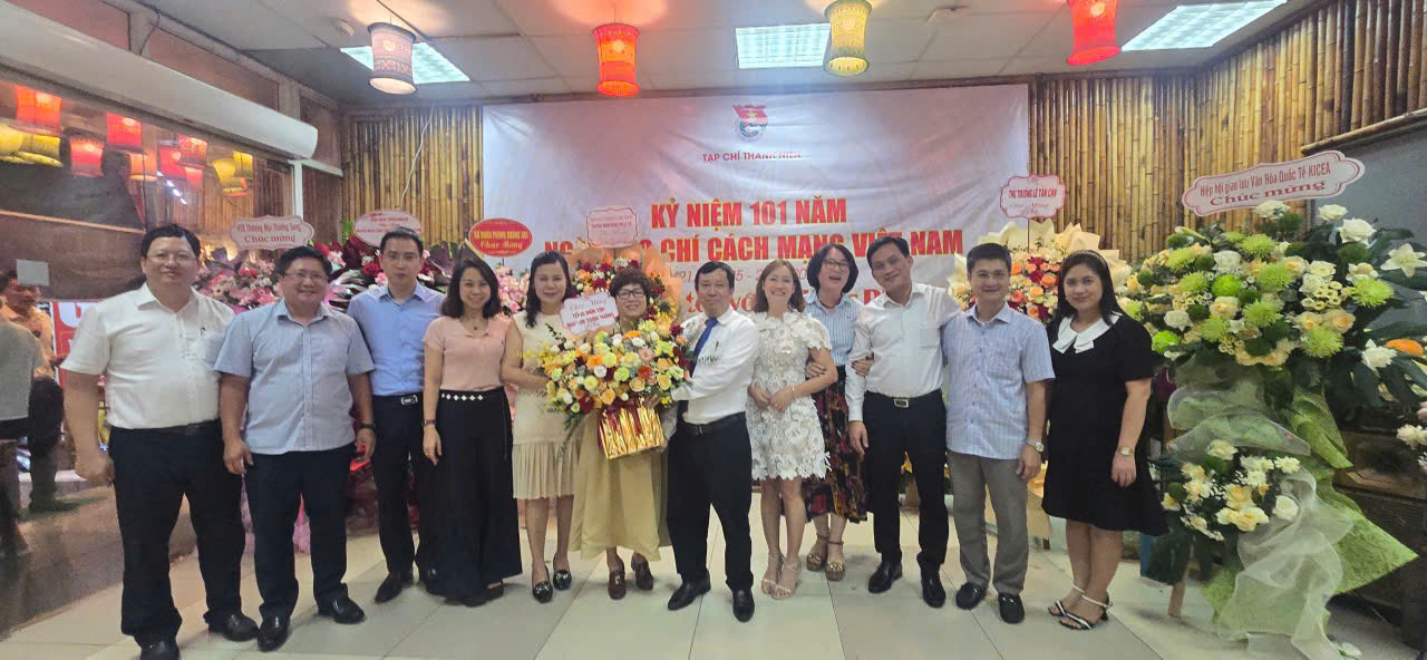 Tạp ch&iacute; Thanh ni&ecirc;n kỷ niệm 101 năm Ng&agrave;y b&aacute;o ch&iacute; c&aacute;ch mạng Việt Nam v&agrave; k&yacute; kết hợp t&aacute;c với Đại học Phenikaa - Ảnh 12.