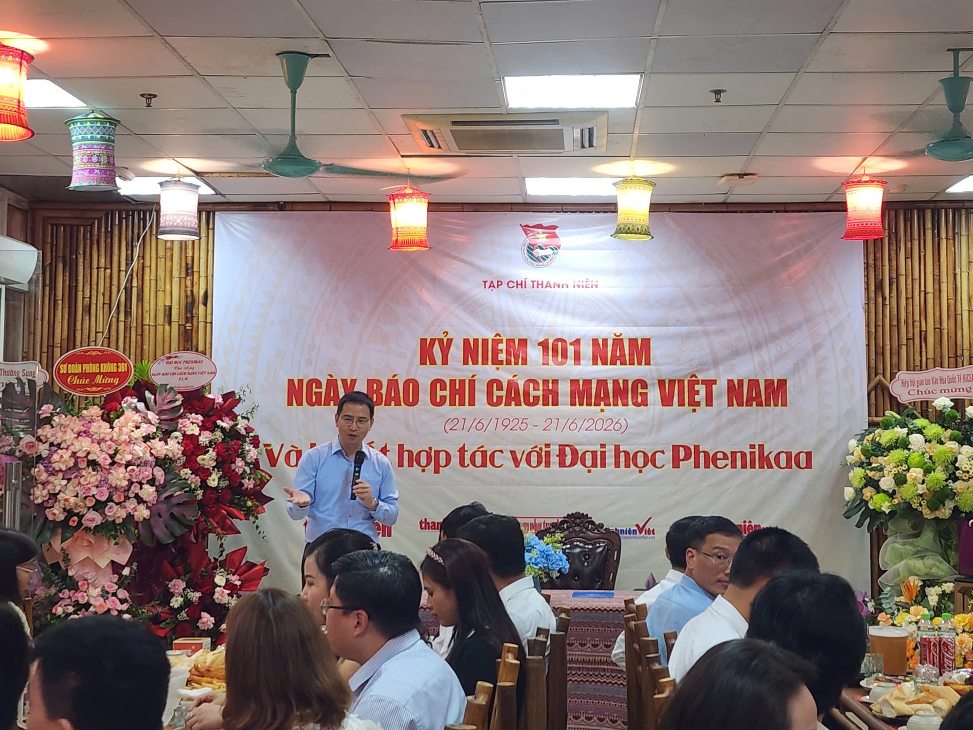Tạp ch&iacute; Thanh ni&ecirc;n kỷ niệm 101 năm Ng&agrave;y b&aacute;o ch&iacute; c&aacute;ch mạng Việt Nam v&agrave; k&yacute; kết hợp t&aacute;c với Đại học Phenikaa - Ảnh 4.