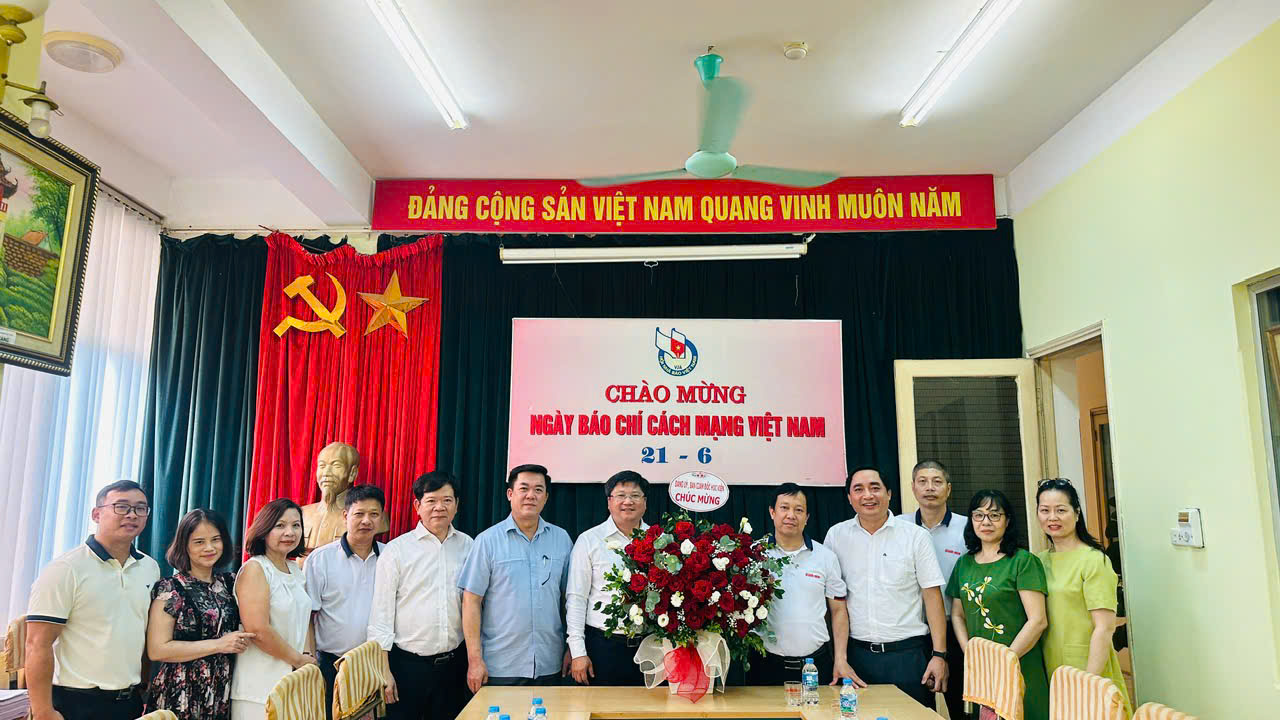 Tạp ch&iacute; Thanh ni&ecirc;n kỷ niệm 101 năm Ng&agrave;y b&aacute;o ch&iacute; c&aacute;ch mạng Việt Nam v&agrave; k&yacute; kết hợp t&aacute;c với Đại học Phenikaa - Ảnh 7.