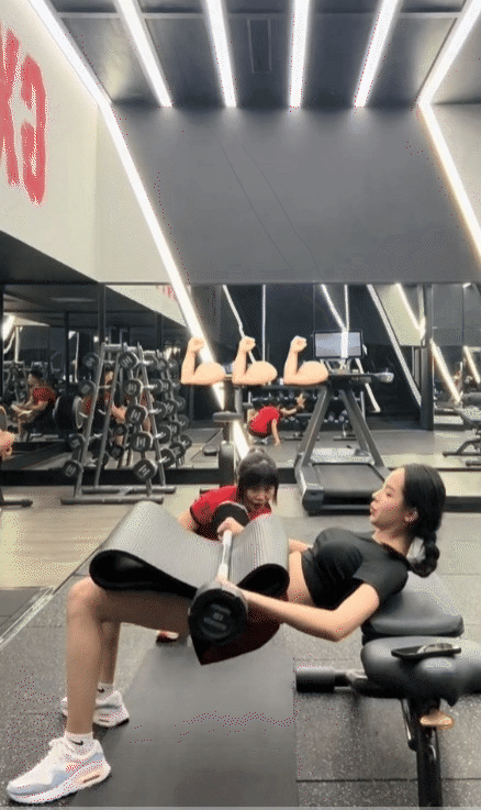Thanh Thuỷ "flex" body n&eacute;t căng, chia sẻ lu&ocirc;n b&iacute; quyết- Ảnh 4.
